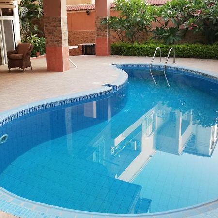 Hidden Gem With Pool Access In New Cairo Appartement Buitenkant foto