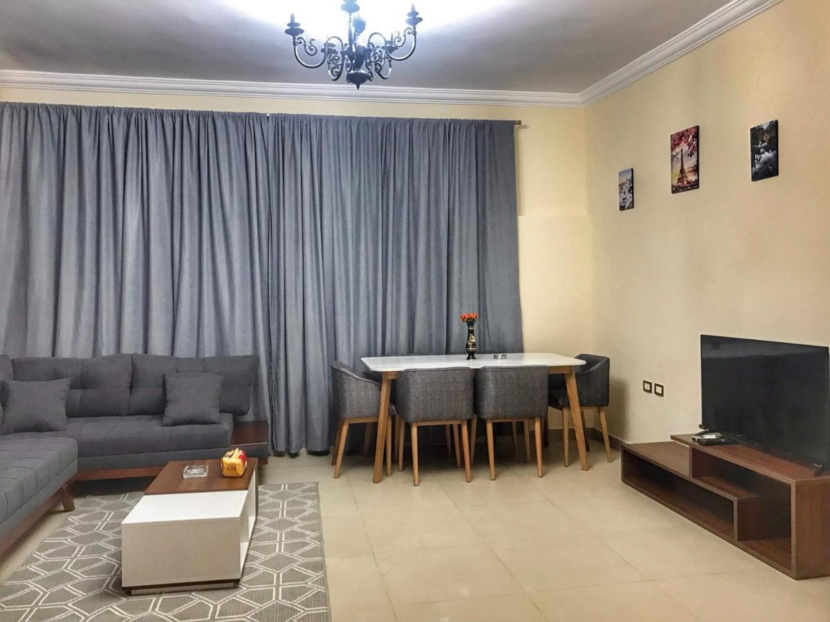 Hidden Gem With Pool Access In New Cairo Appartement Buitenkant foto